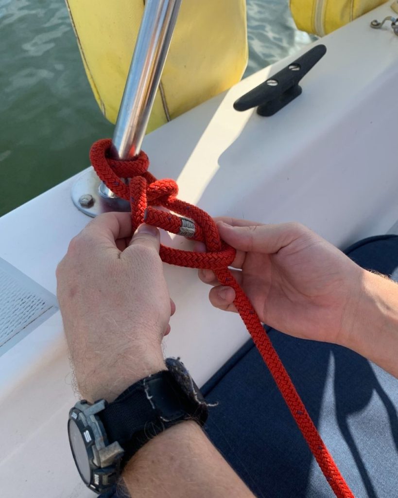 Round 2 half-hitch - Sailing Orlando - Learn how to tie boating knots